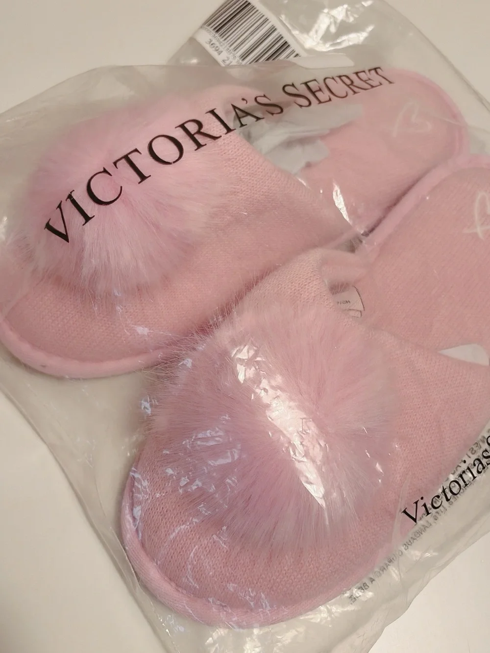 Victoria’s Secret Pink Pom Pom Plush Slippers Women’s Size S New in Bag